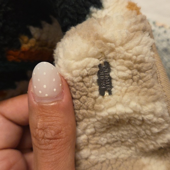 EUC Pull & Bear Sherpa Aztec Jacket - Picture 6 of 7